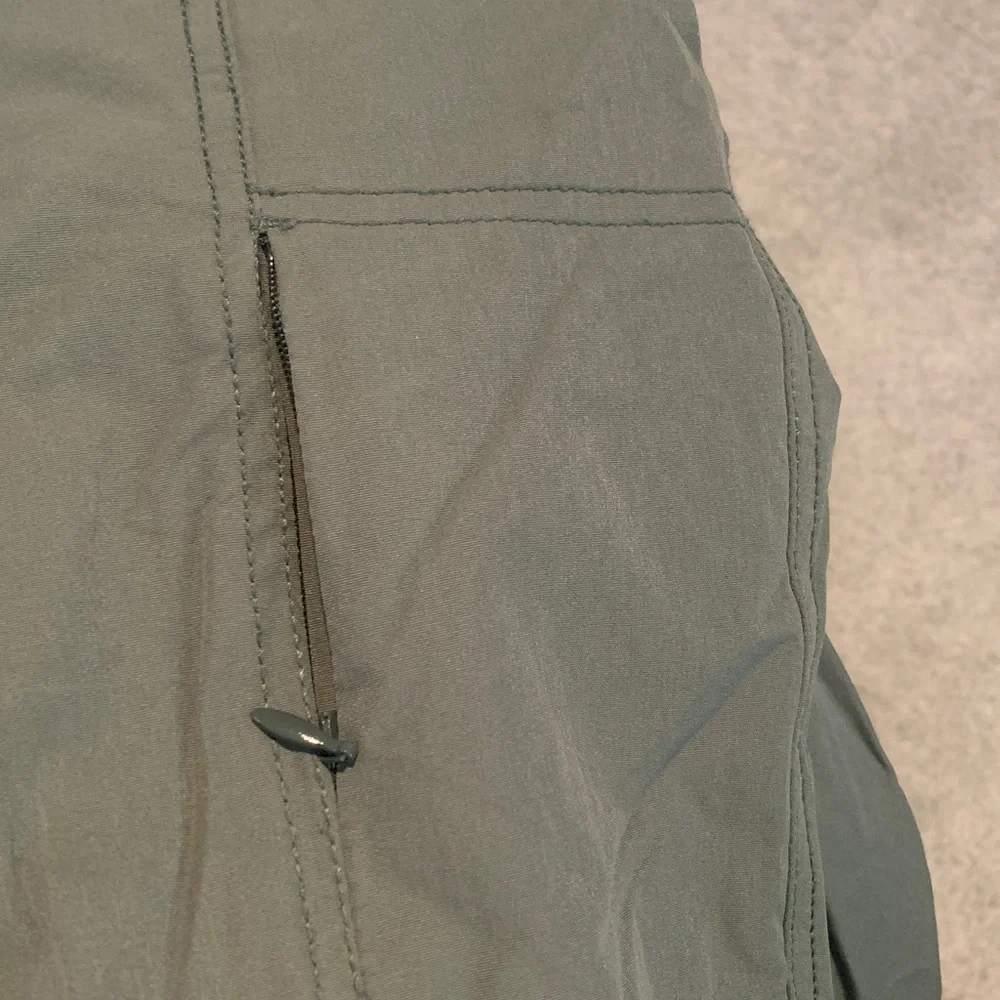 Kirkland Signature women’s Olive Green Travel Pant Size 16 - Picture 6 of 6